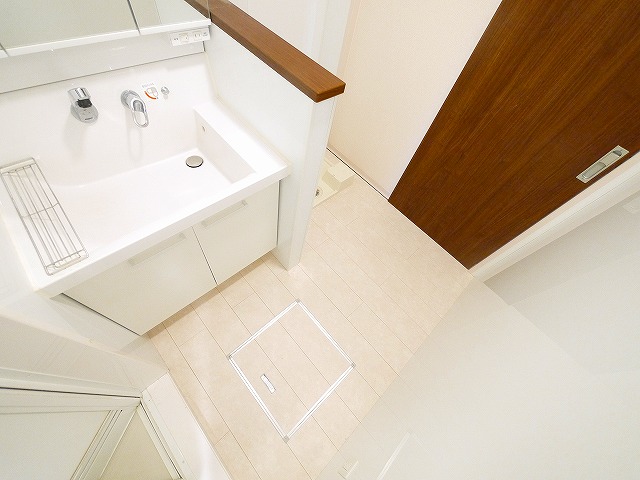 洗面設備　室内洗濯機置き場があります