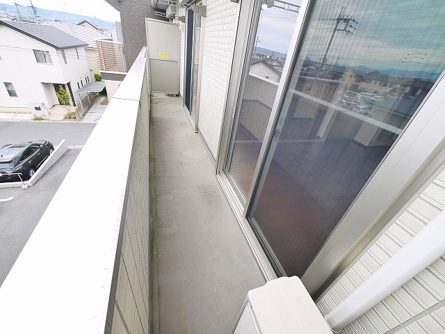 バルコニー　日当たりの良いバルコニーです。