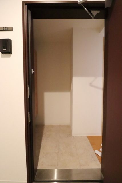 玄関　弊社は都内全域の物件をご紹介可能です！