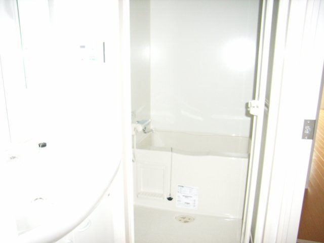 バス・シャワールーム　同物件別号室のものです。
