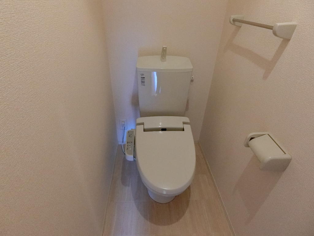 トイレ　温水洗浄便座