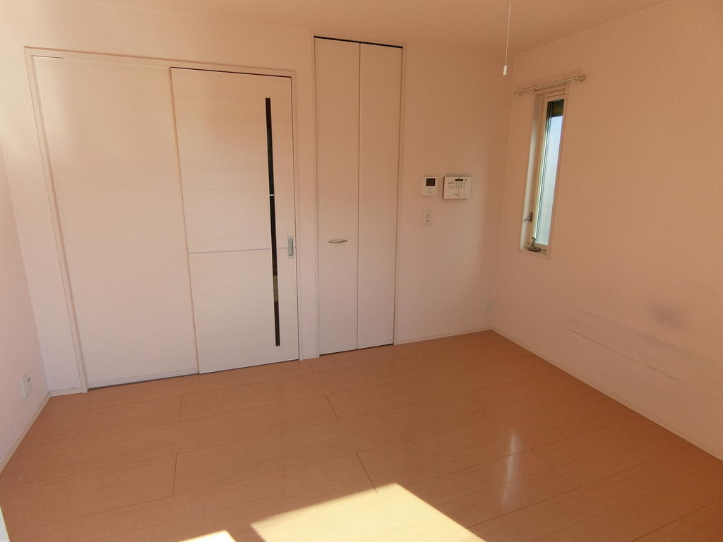 居室・リビング　明るい角部屋です