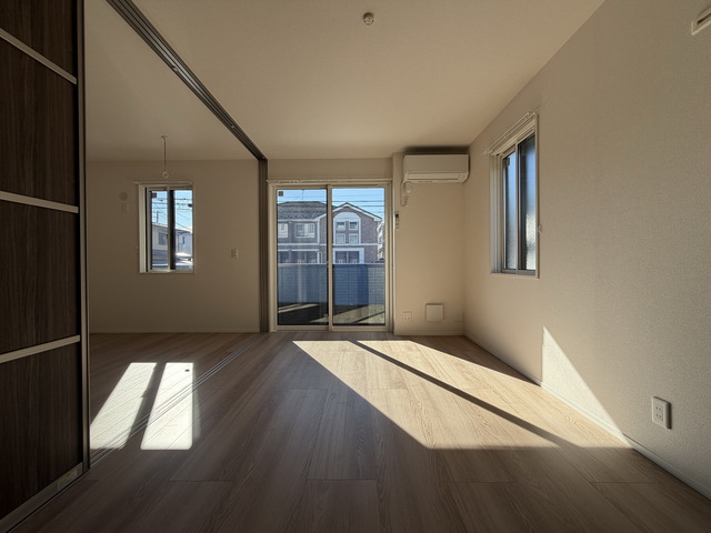 居室・リビング　同施工会社参考写真