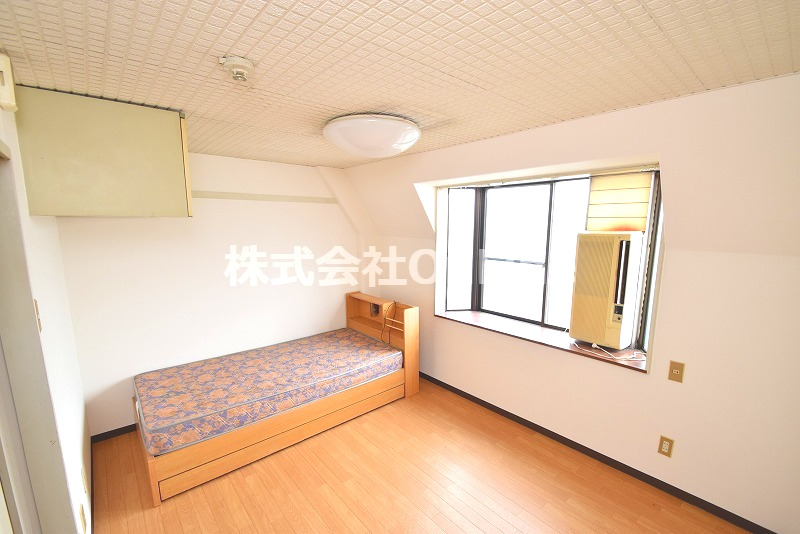 居室・リビング　こちらのリビングで趣味の時間をお楽しみください