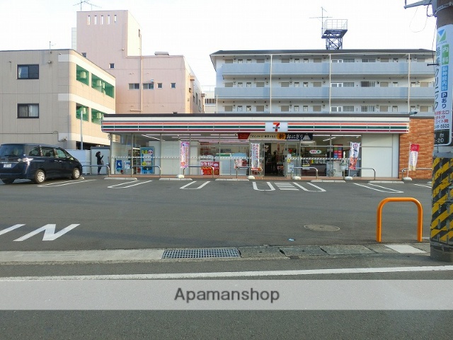 コンビニ　セブン－イレブン伊勢原桜台１丁目店（コンビニ）まで808m