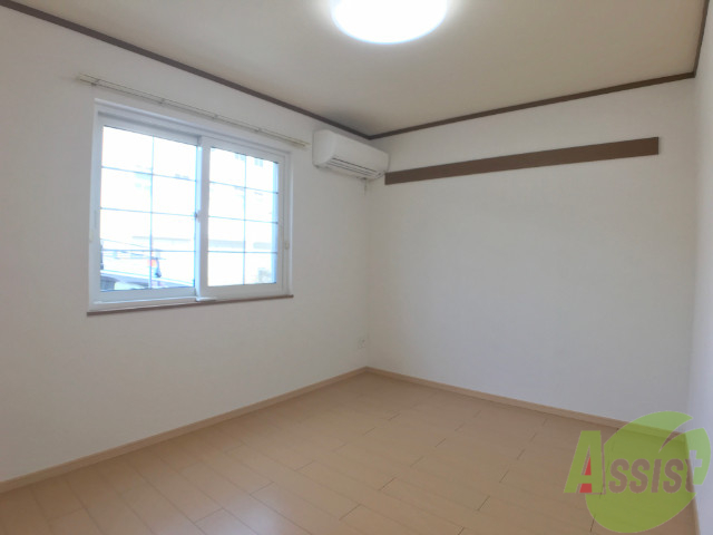 その他部屋・スペース　こちらは７帖の洋室です。寝室にできそうですね。