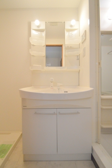 洗面設備　シャンプードレッサー付き独立洗面台