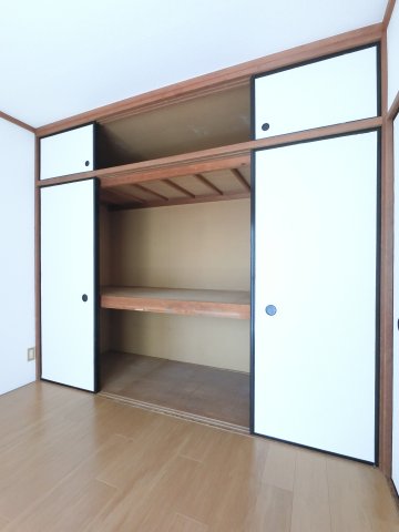 収納　洋室(1)☆