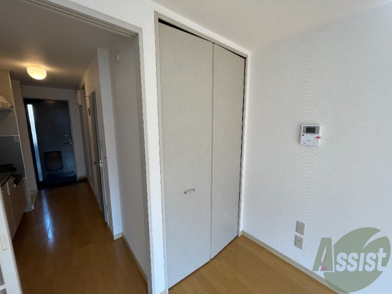 収納　収納はこちらのクローゼットをお使い下さい。