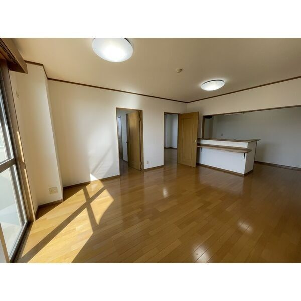 玄関　エレベーター