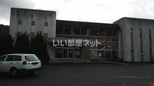 図書館　美祢市立美祢図書館（図書館）まで904m