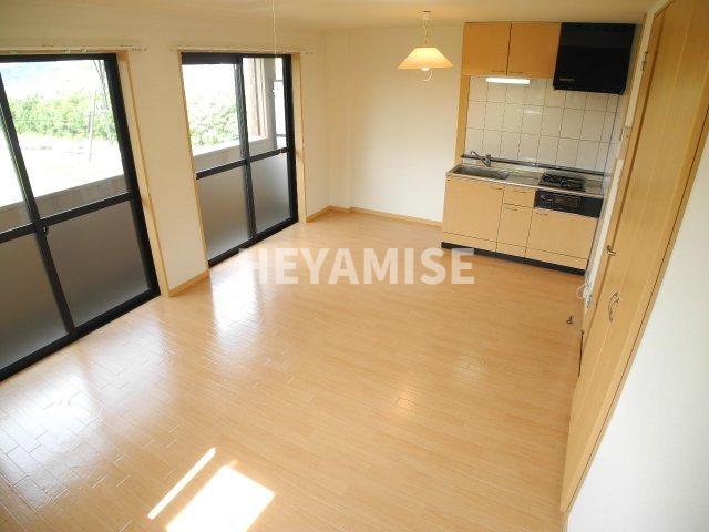 居室・リビング　※室内画像は別号室のもの