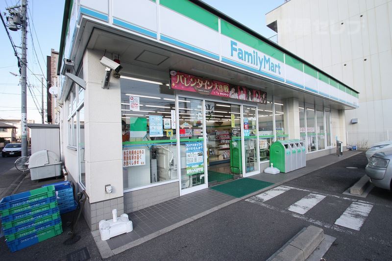 コンビニ　ファミリーマート 秩父通二丁目店（コンビニ）まで370m