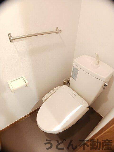 トイレ　うどん県のお部屋探しはうどん不動産へ うどんちゃんとLINE