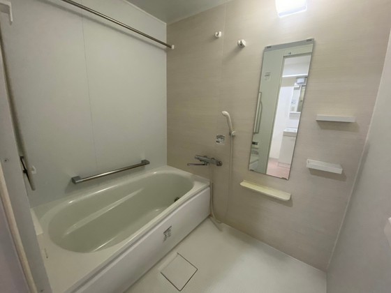 バス・シャワールーム　※別部屋の写真です