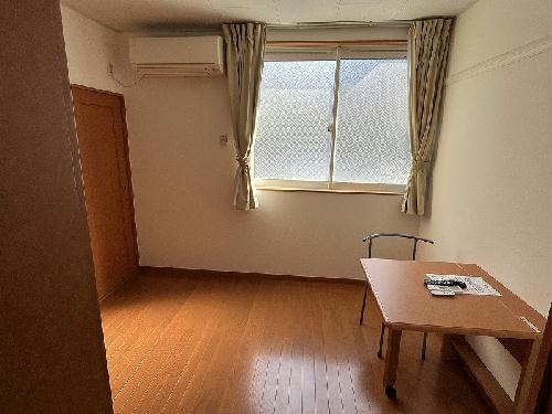 居室・リビング　2階は絨毯仕様です。