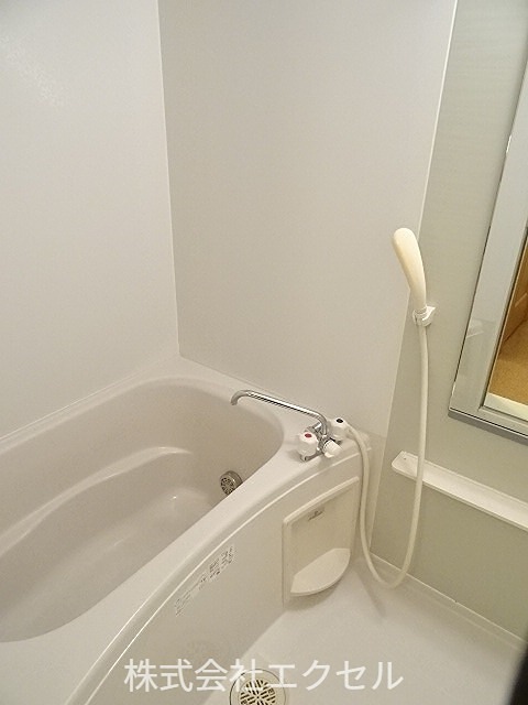 バス・シャワールーム　追い焚き付きです。