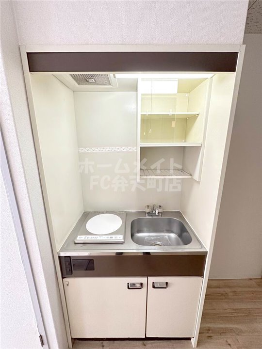 キッチン　コンパクトなキッチンで掃除もラクラク