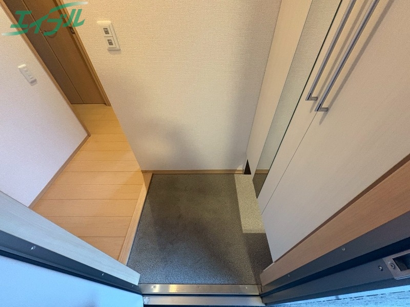 玄関　別部屋参考写真です
