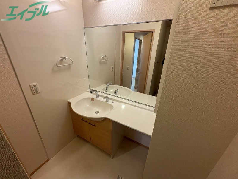 洗面設備　別部屋参考写真です