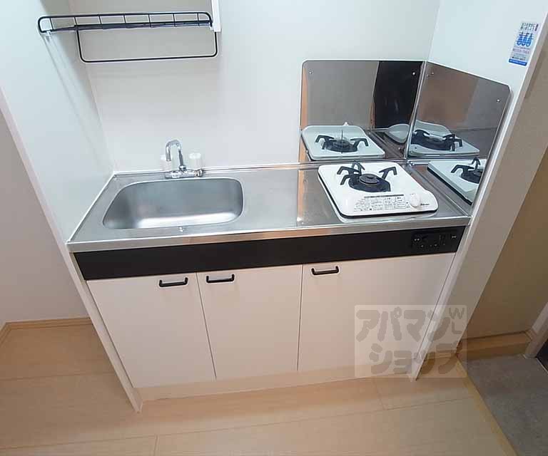 キッチン　１口ビルトインコンロ装備