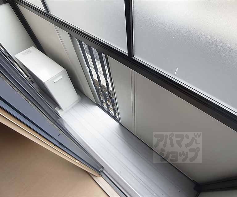 バルコニー　バルコニは小さめです