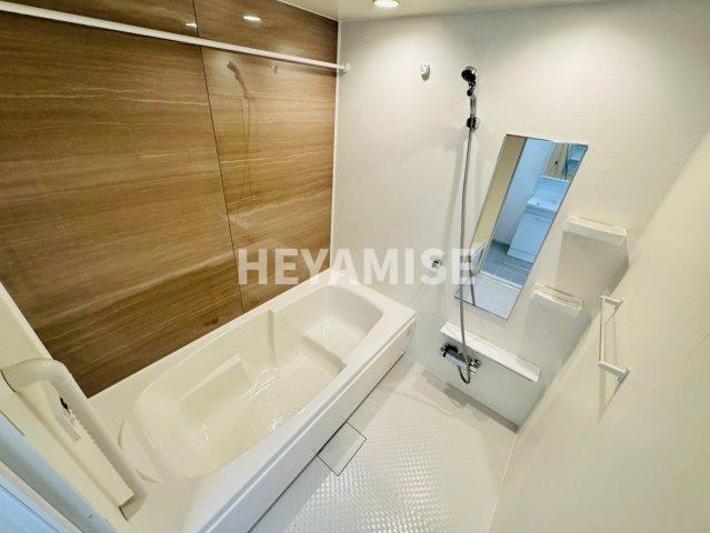 バス・シャワールーム　※同物件反転間取の写真です※現況を優先します