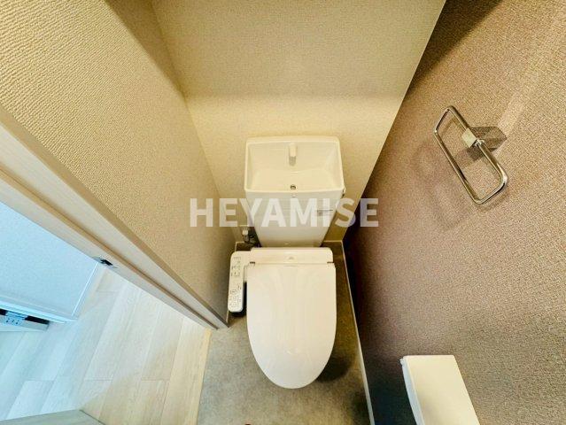 トイレ　※同物件反転間取の写真です※現況を優先します