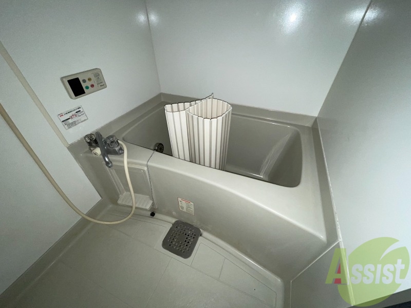 バス・シャワールーム　清潔感のある浴室ですね。機能性も使い勝手も良さそうです。