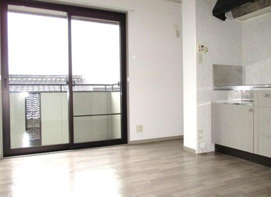 居室・リビング　明るいDK