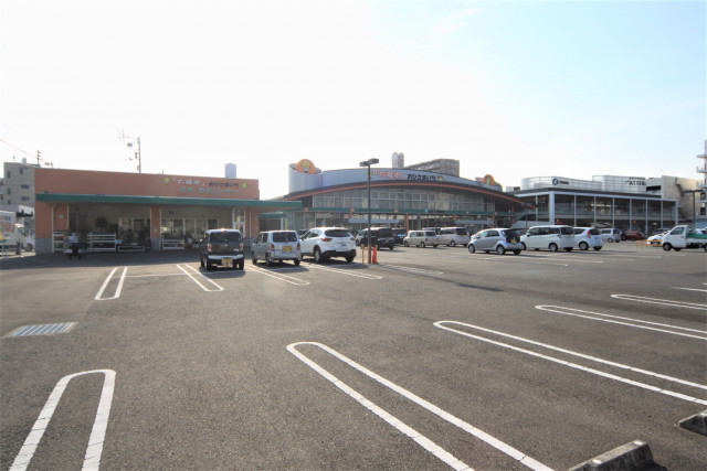 スーパー　ＪＡえひめ中央　太陽市（おひさまいち）（スーパー）まで800m