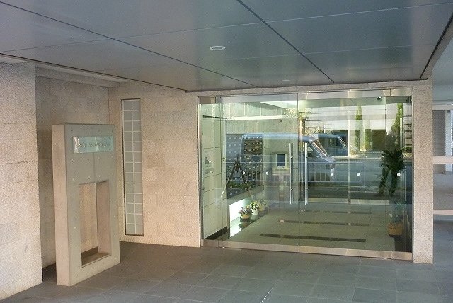 エントランス　「入口部分」