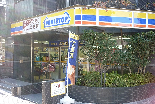 コンビニ　ミニストップ「新横浜１丁目店」（コンビニ）まで165m