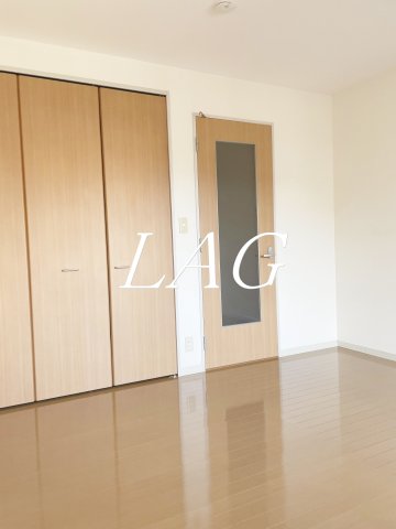 居室・リビング　洋室のお部屋です。（同仕様です。）