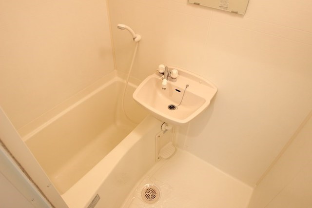 バス・シャワールーム　バス