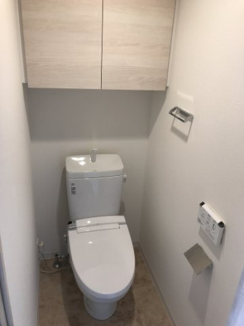 トイレ　温水洗浄便座