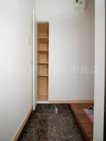 玄関　詳細は、ウィンドワード中の島店までご相談下さい。