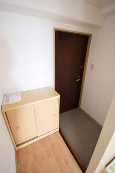 玄関　※別部屋の写真です