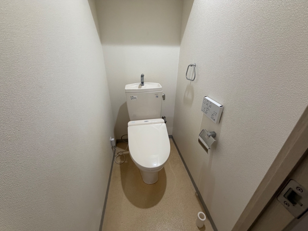 ＪＲ東海道本線 甲南山手駅 徒歩6分 4階建 築24年のトイレ写真