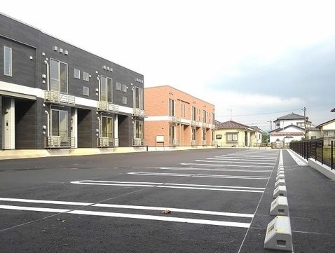 駐車場　駐車場に車を止められます