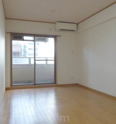 居室・リビング　※同タイプの他のお部屋です