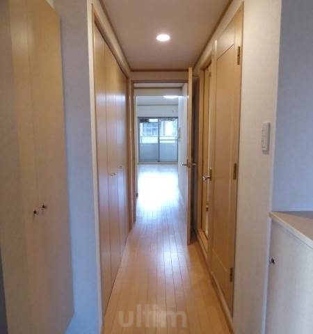 玄関　※同タイプの他のお部屋です