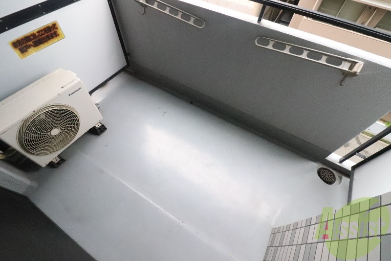バルコニー　ちょっと広め
