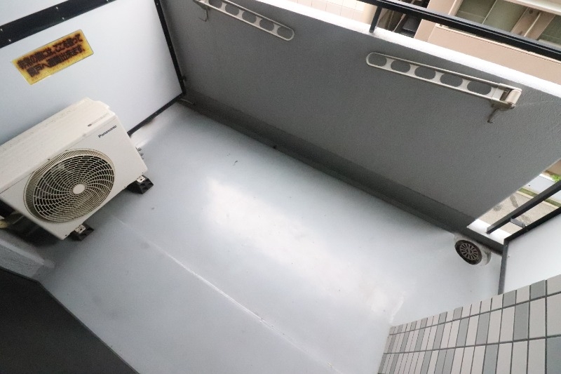 バルコニー　ちょっと広め