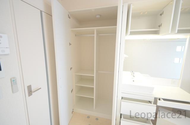 収納　※同タイプ部屋の写真です。