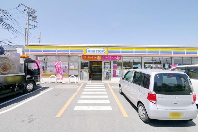 コンビニ　ミニストップ入間豊岡4丁目店（コンビニ）まで477m