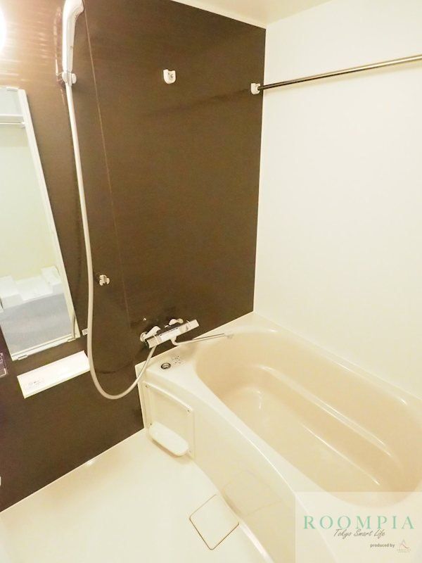 バス・シャワールーム　※同タイプの別のお部屋です。