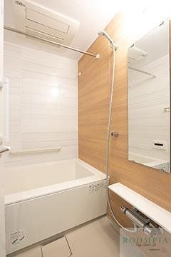 バス・シャワールーム　※同タイプの別のお部屋です。
