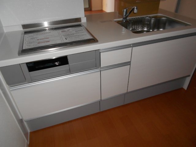 キッチン　写真は他号室です。内装の色味は異なる可能性がございます。