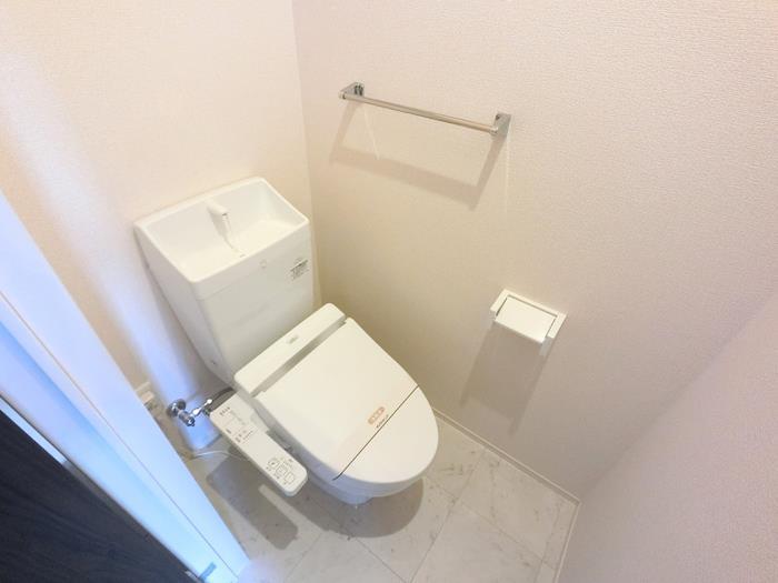 トイレ　※別部屋写真。現状優先。